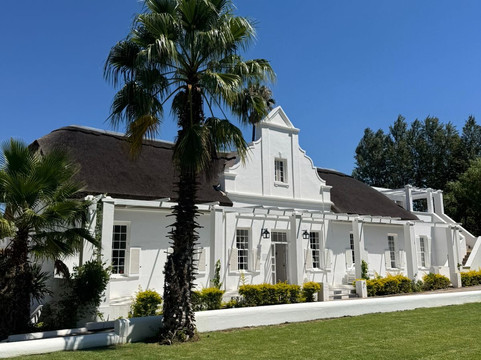 Robertson Manor主图