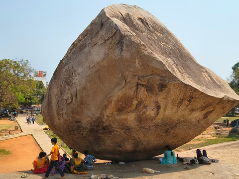 Krishna's Butter Ball-玛玛拉普蓝必去景点