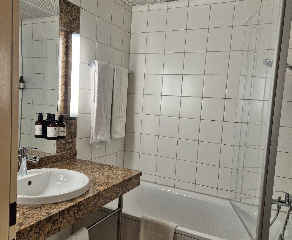 NH奥伯豪森酒店主图