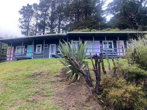 Karaka Bay Lodge主图