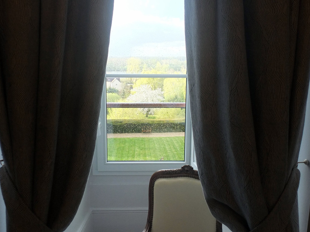 普莱城堡酒店主图