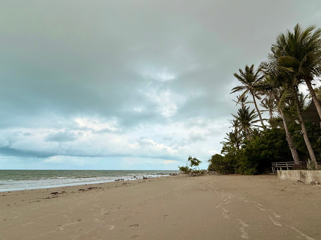 卡瑙比妮雅海滩度假村主图