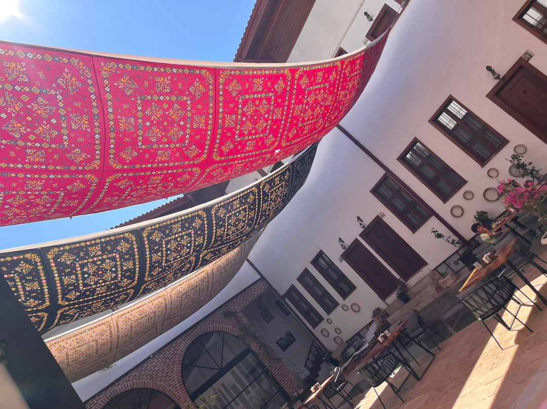 亚兹玛奇拉尔哈尼酒店及餐厅主图