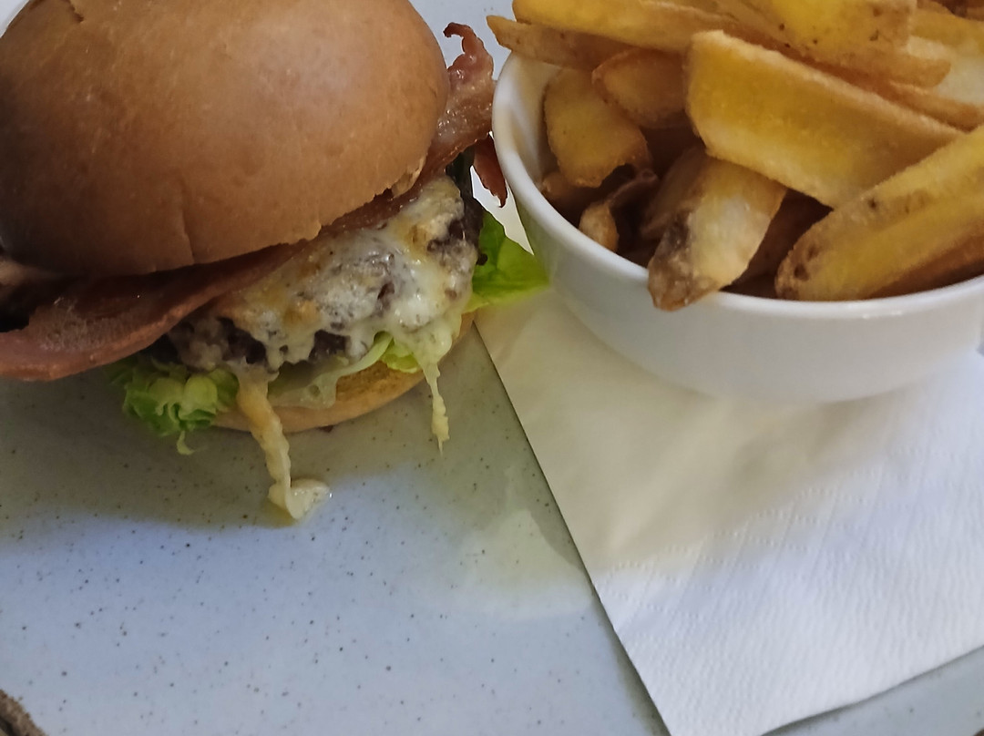 科宁厄姆阿姆斯酒店主图