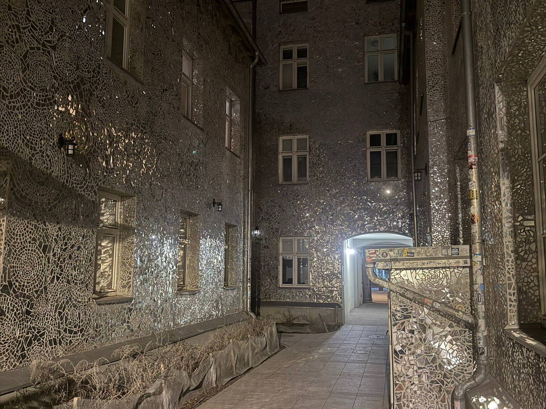 Pasaz Rozy-罗兹必去景点