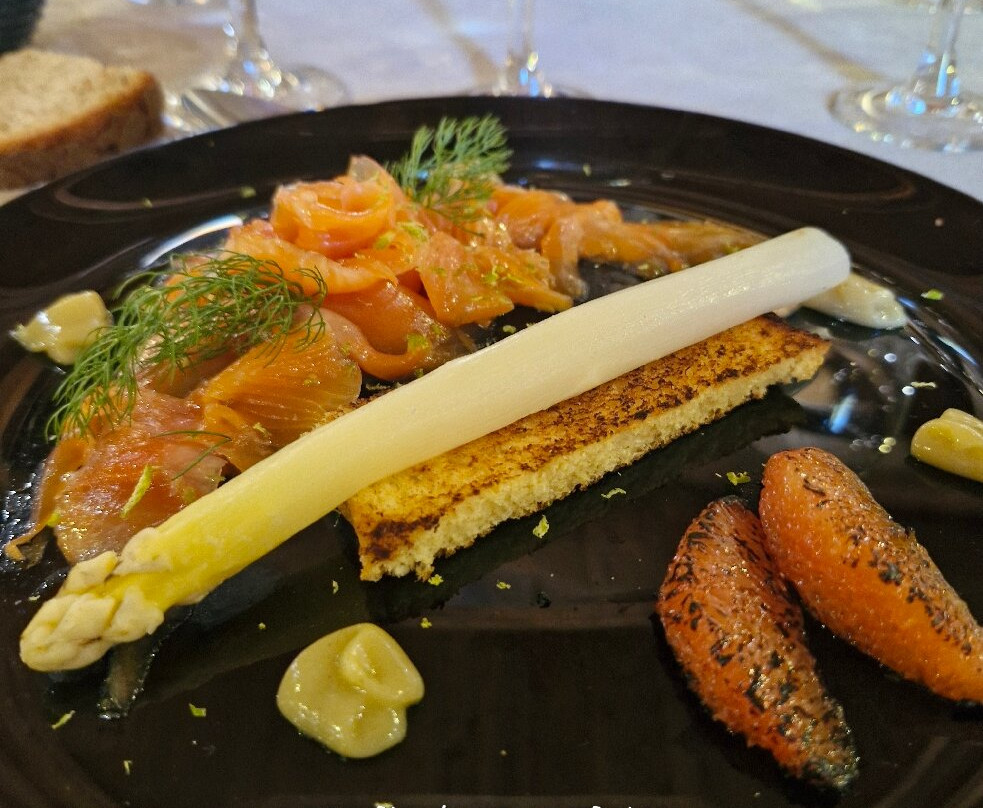 山丘之家酒店主图