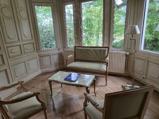 洛泽尔城堡酒店主图