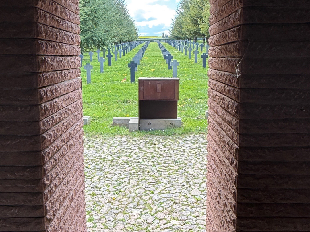 Cimetière Militaire Allemand-Romagne-sous-Montfaucon必去景点