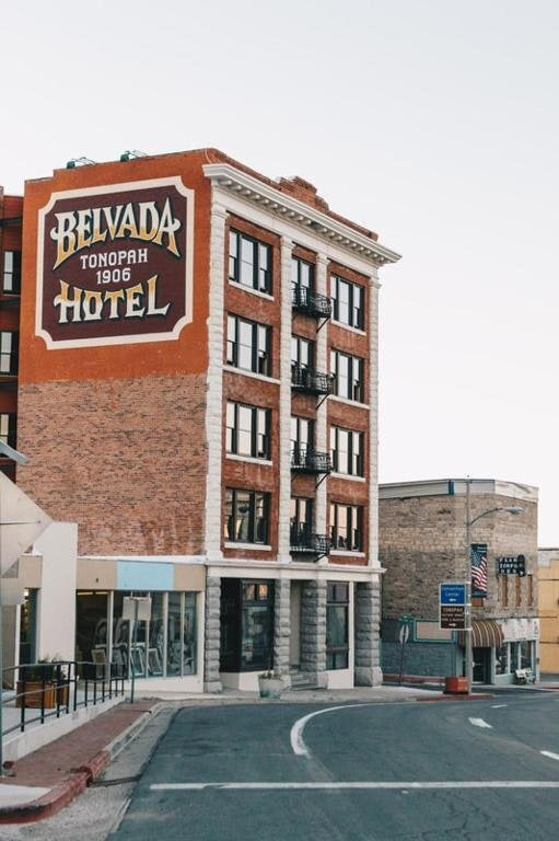 Round Mountain酒店住宿-Belvada Hotel