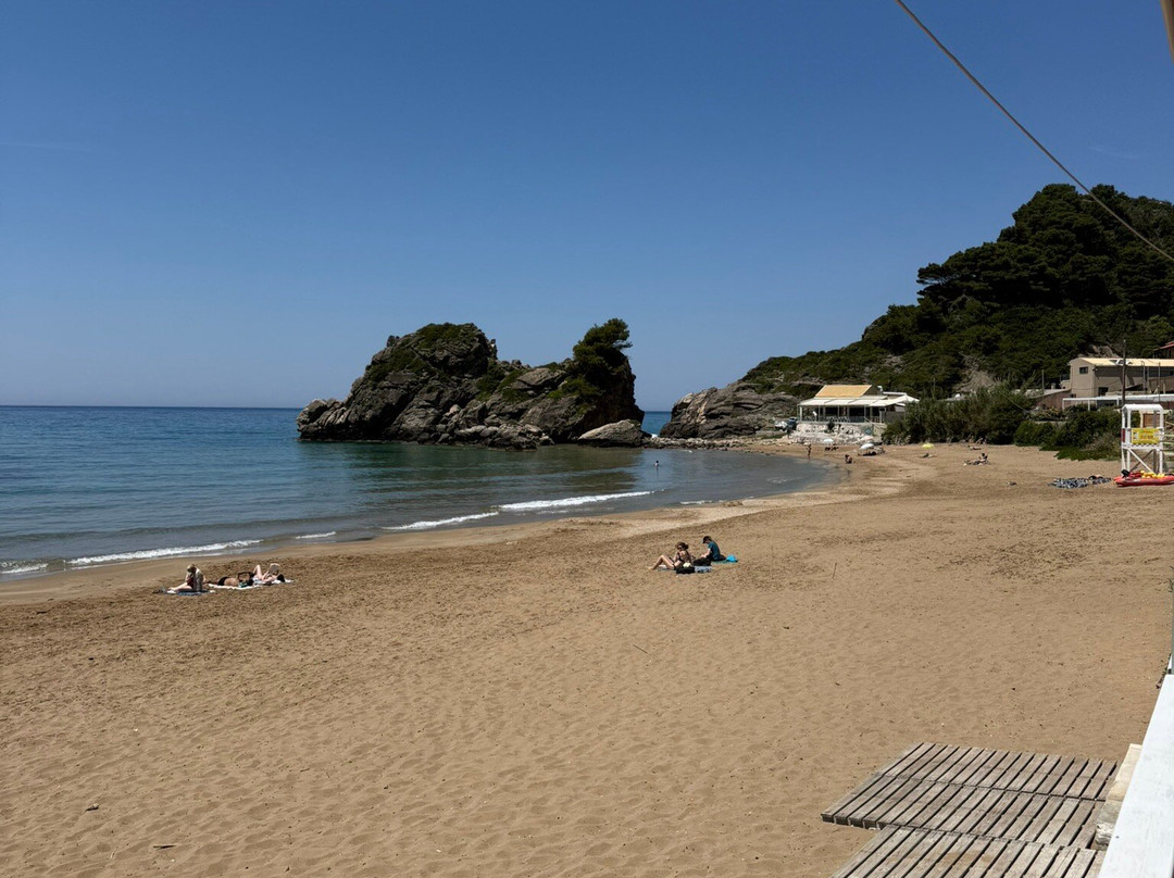 Beach Kontogialos-Pelekas必去景点