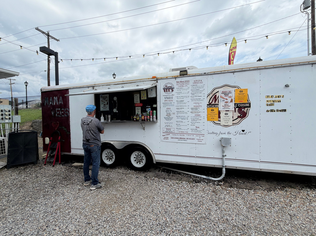Mama Vee's Southern Homestyle Cuisine