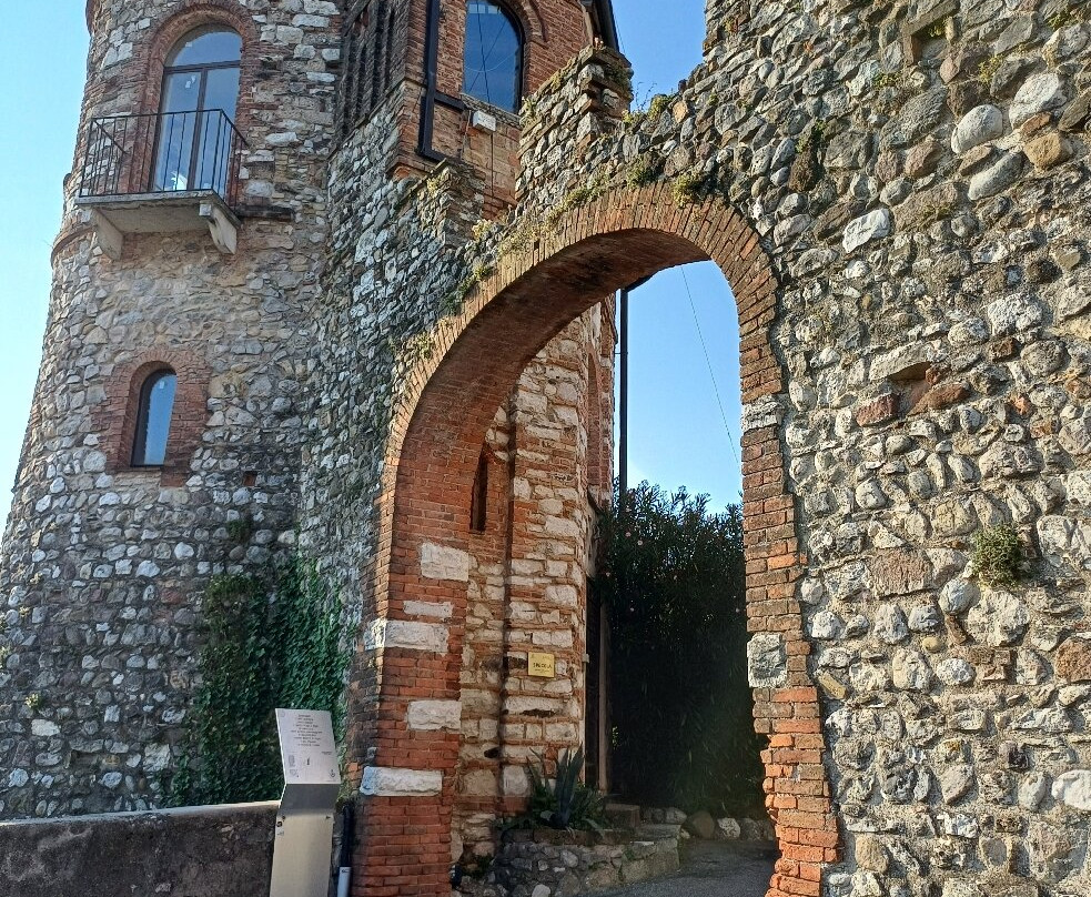 Castello di Desenzano-代森扎诺-德尔加达必去景点