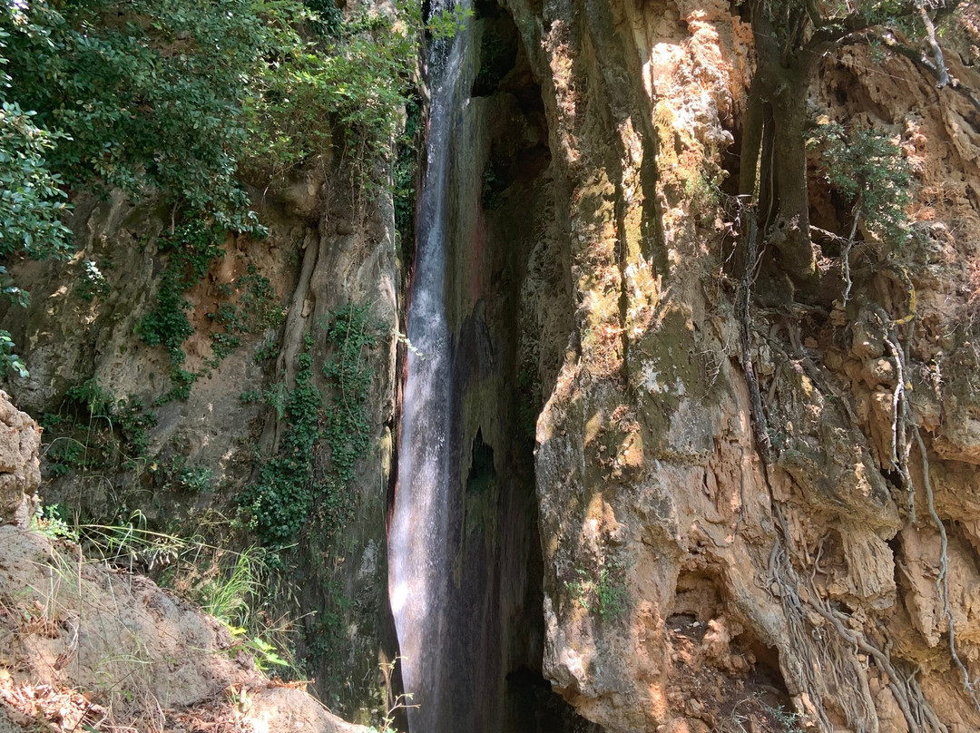 Waterfall Gremina-Anthousa必去景点
