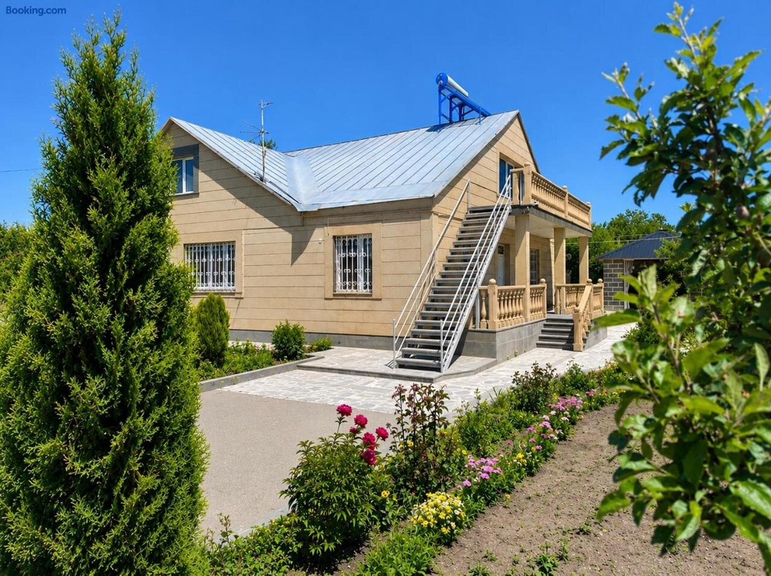 Chkalovka Guest House with Sevan View