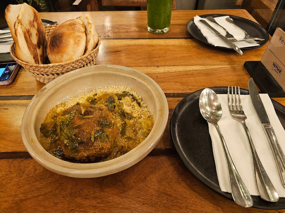 Moshe Cube Kosher Restaurant & Grill