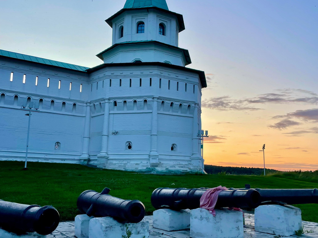 Fortress Walls of the New Jerusalem Monastery-Istra必去景点