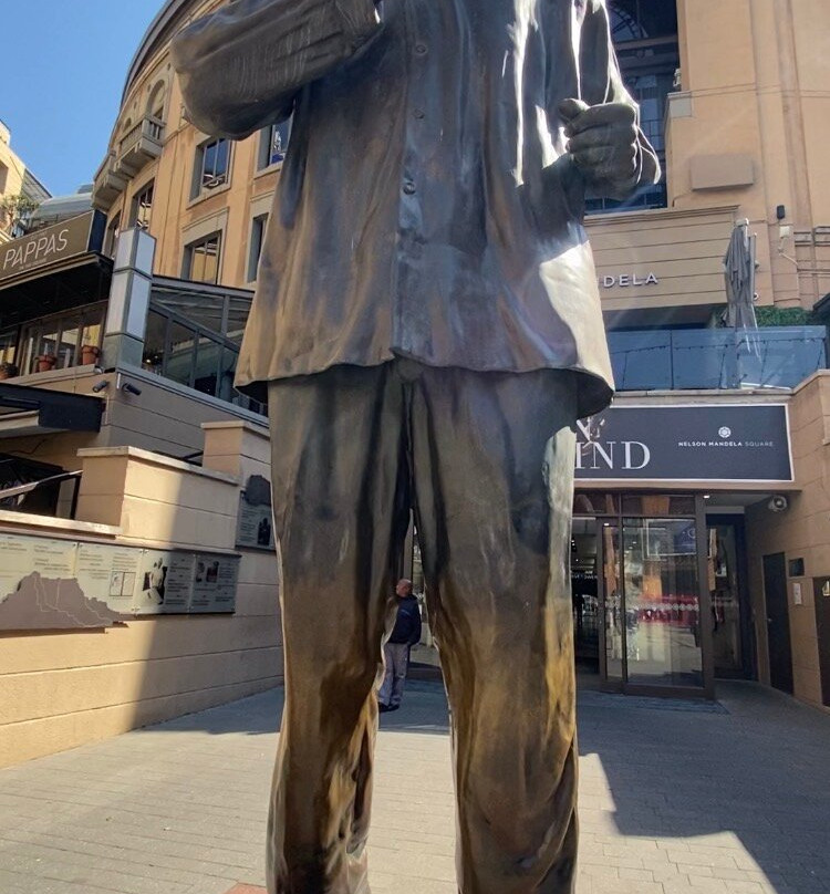Nelson Mandela Square-桑顿必去景点