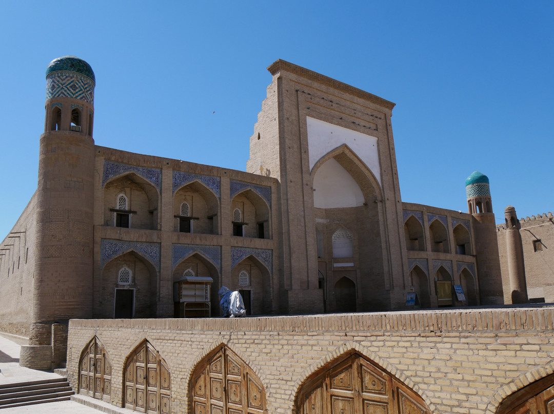 Qutlugh Murad Inaq Madrasah-希瓦必去景点