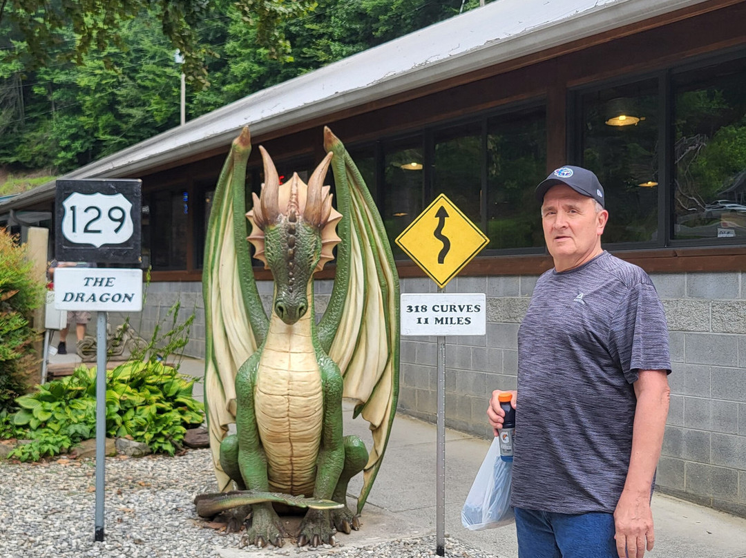 Tail of the Dragon-罗宾斯维尔必去景点