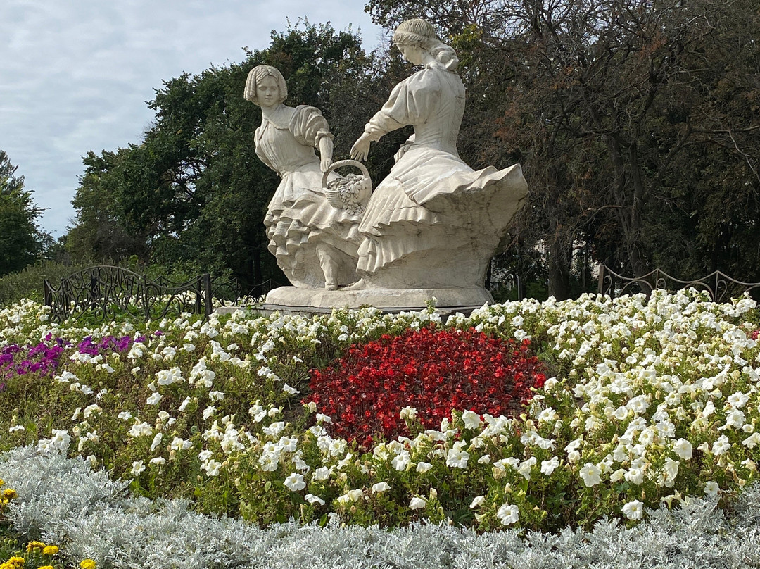 Sculpture Two Sisters-Sestroretsk必去景点