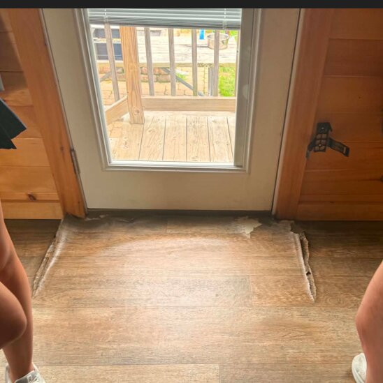 O'Connell's RV Campground Lakefront Cabin 9主图