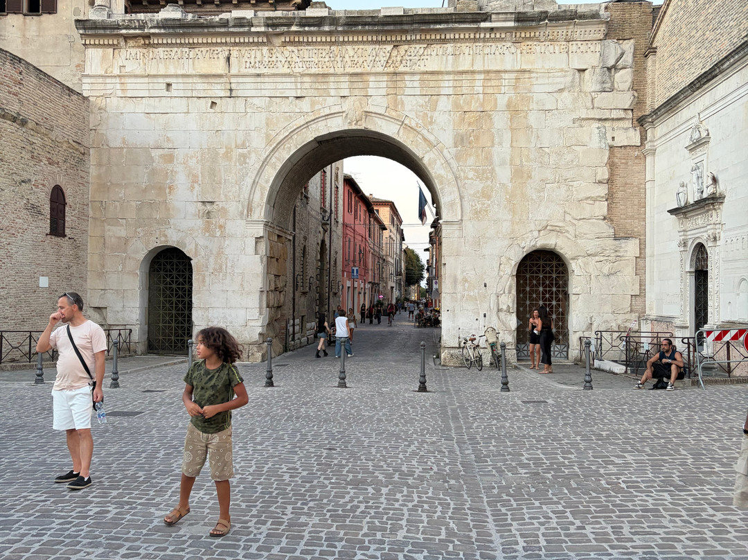 Arco di Augusto-法诺必去景点