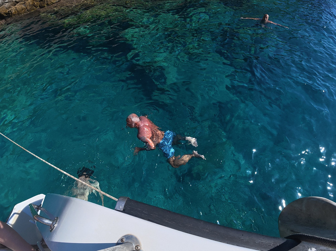 Kefalonia Excursions-阿尔戈斯托利翁必去景点