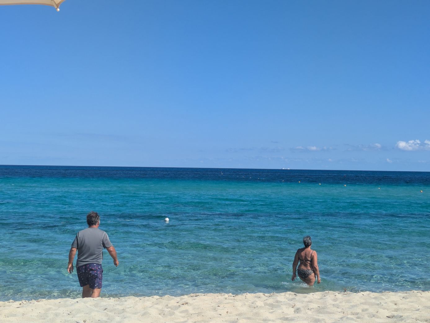 利莫内海滩度假村-旅行者