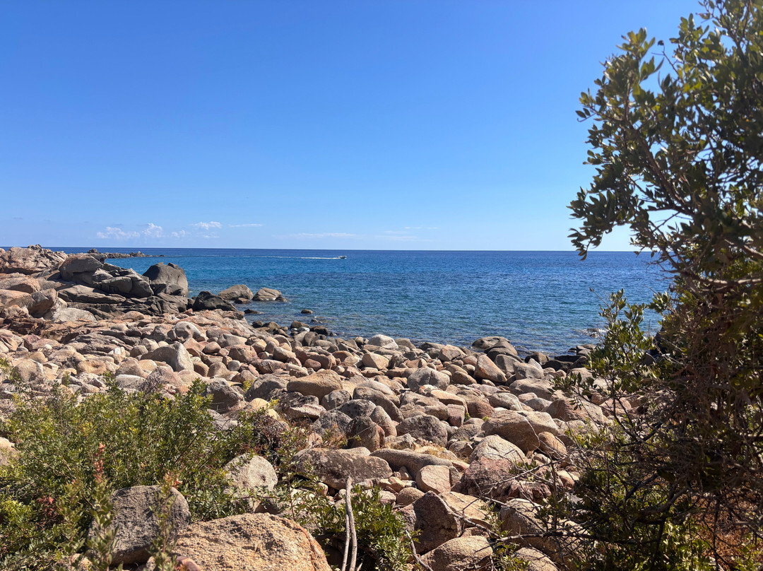 Spiaggia di Cala Cipolla-Chia必去景点