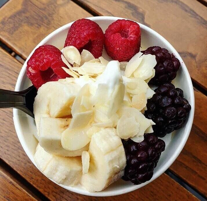 Yogmix Frozen Yogurt & Waffle