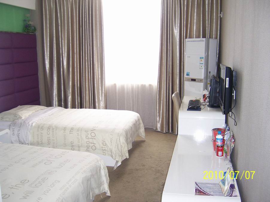 风华时尚酒店-客卧