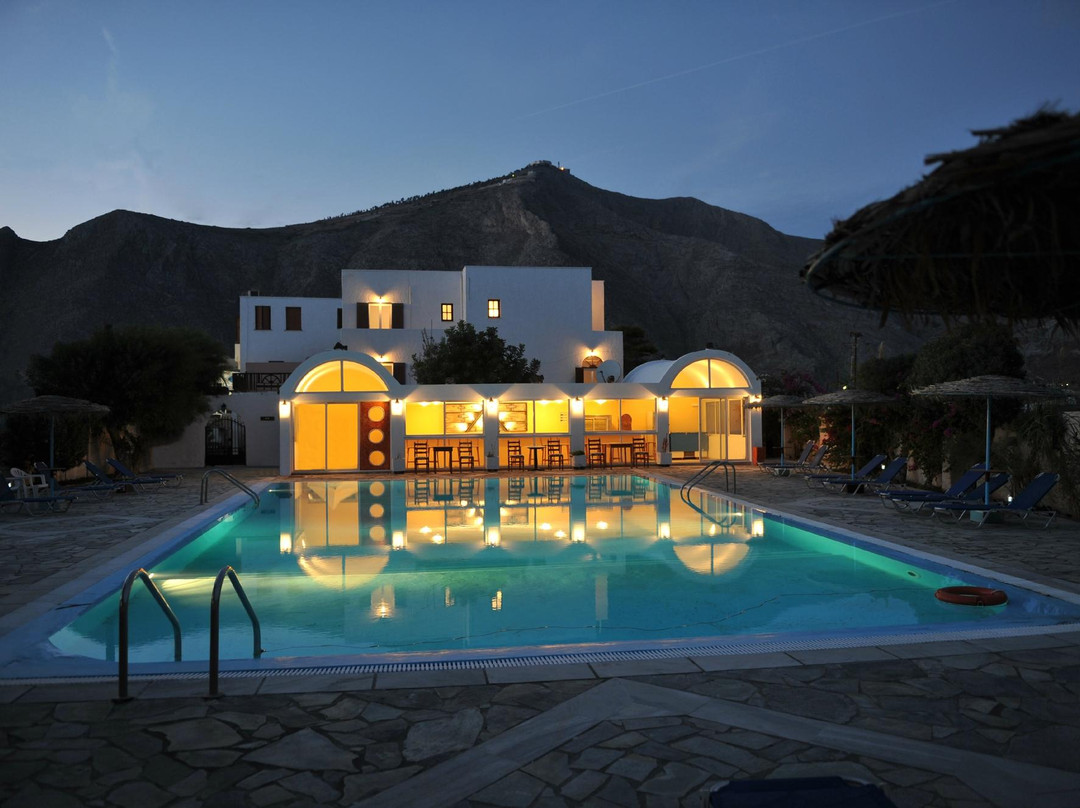 Santa Irini Hotel