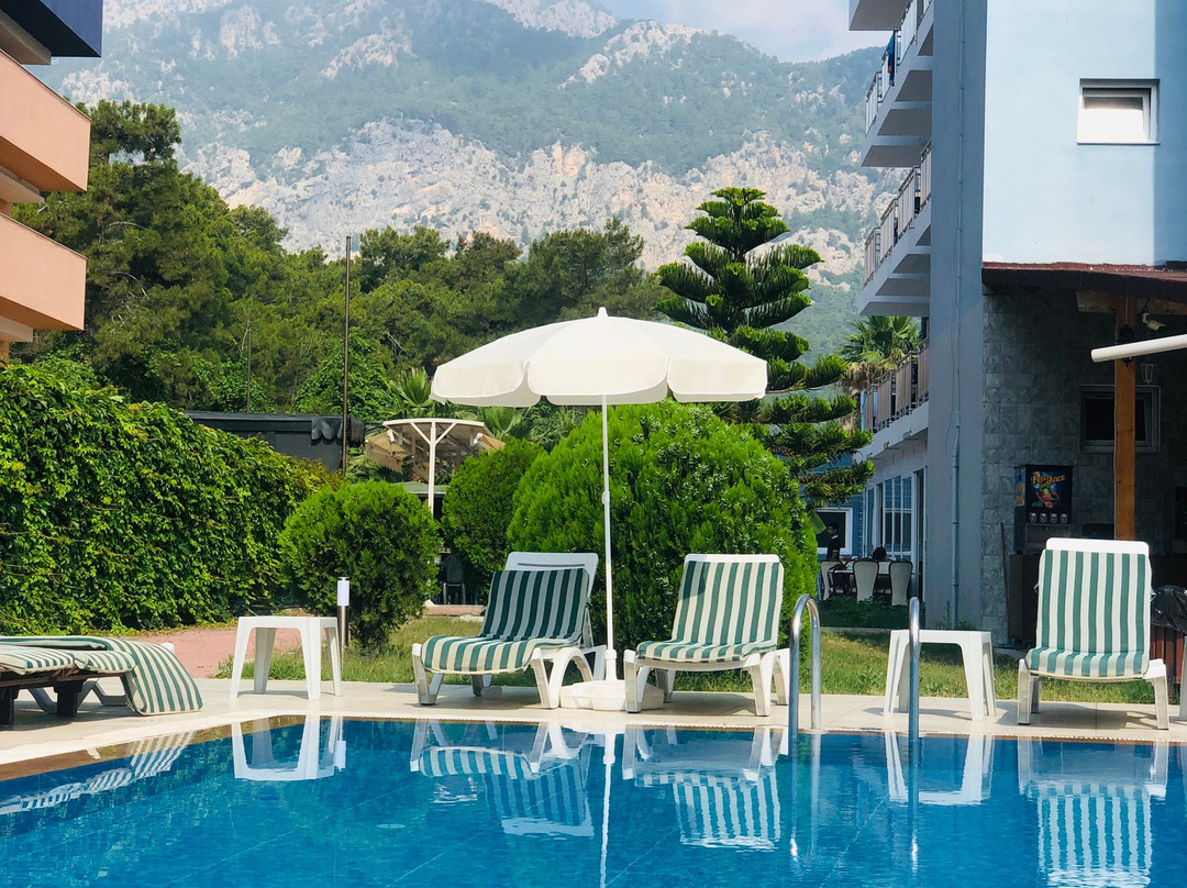 Monna Roza Beach Resort Hotel