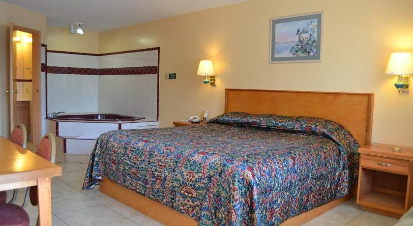 Deluxe Inn and Suites Weslaco