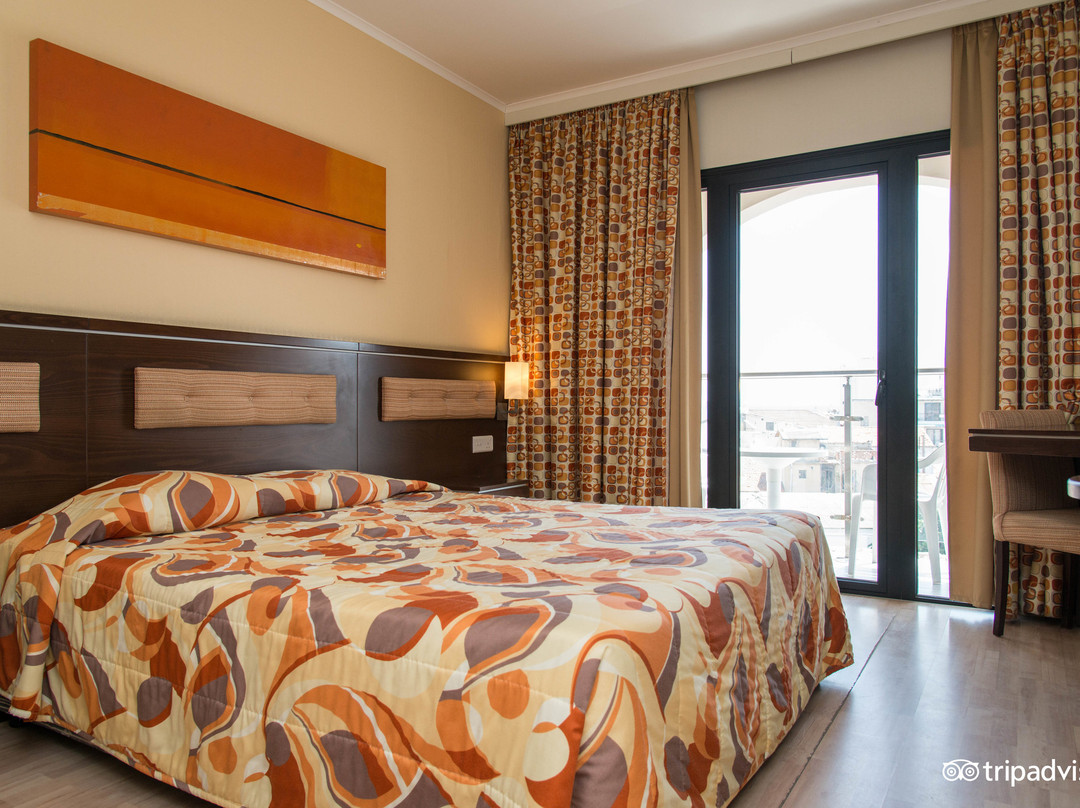 Livadhiotis City Hotel