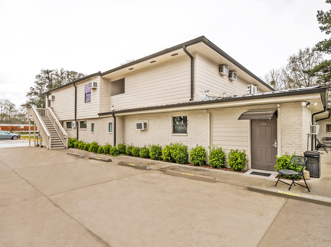 OYO Hotel Sulphur LA Hwy 90 West