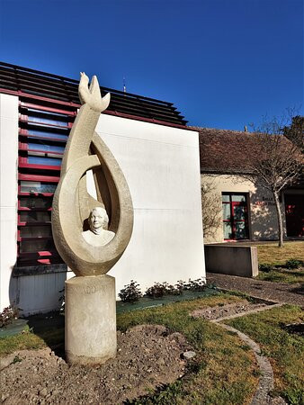 Musée Mado Robin-Yzeures-sur-Creuse必去景点