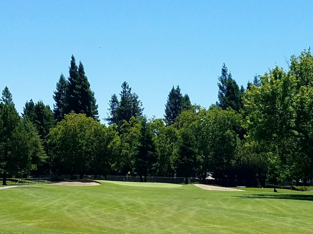 Foxtail South Golf Course景点图片