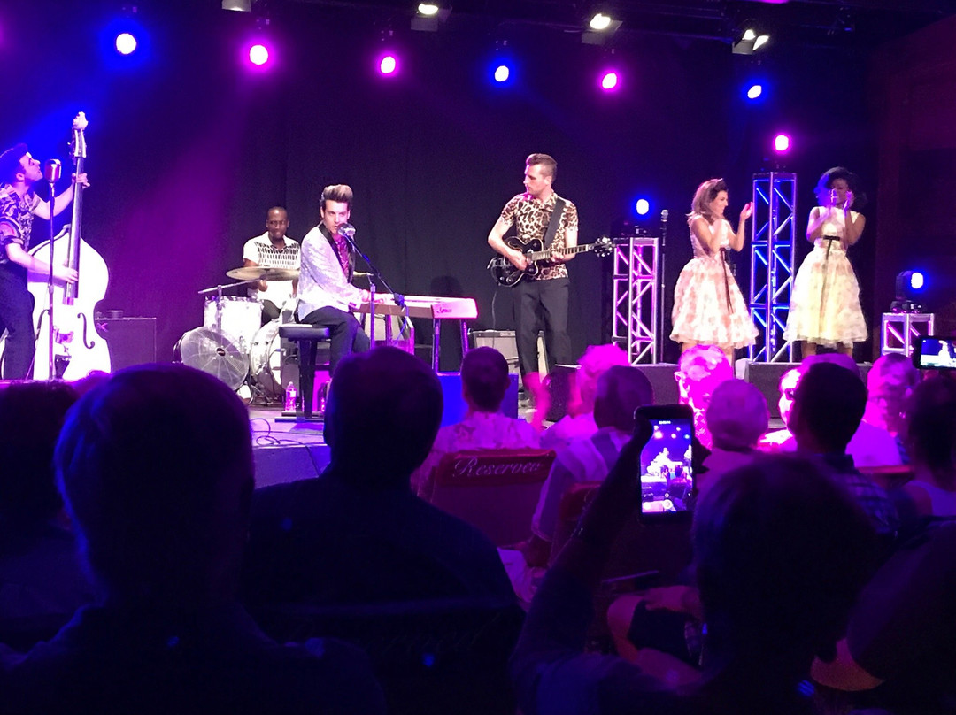 Williams Bay旅游景点-Belfry Theater