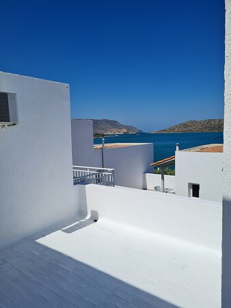 Selena Village主图