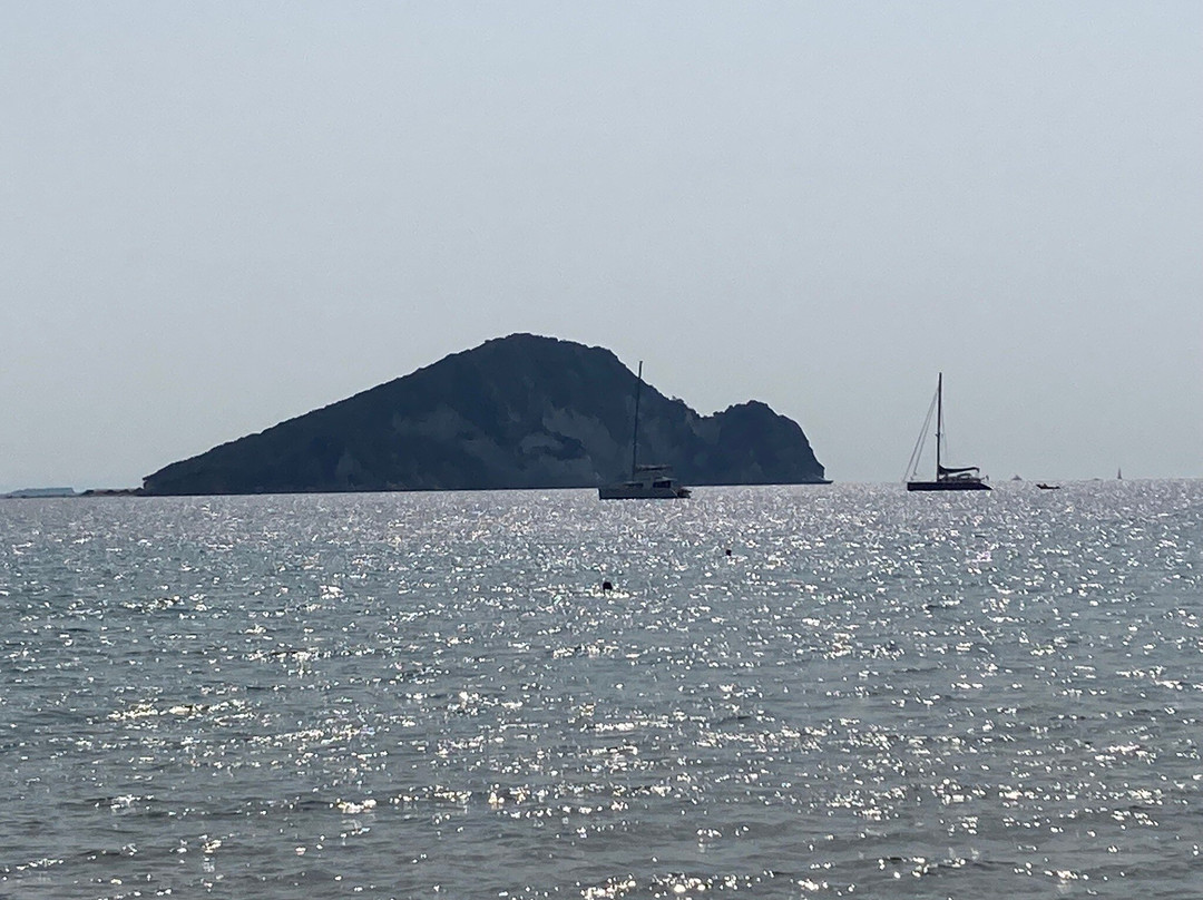 Keri Beach-利姆尼科利必去景点