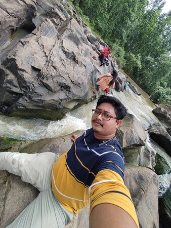 Ghagra Waterfalls景点图片