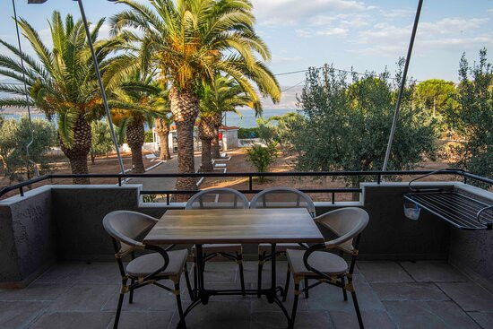 Krissaia Seaside Suites