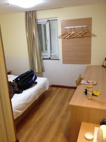 7天呼和浩特大学东街店-客卧