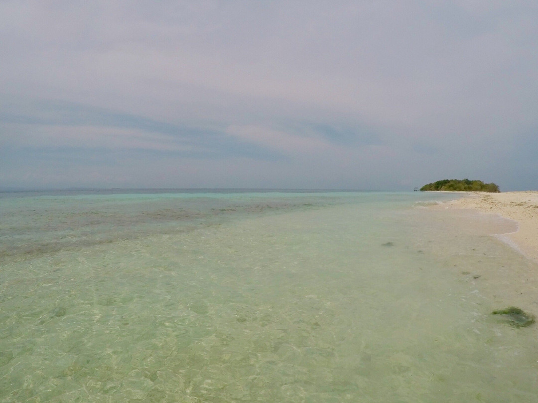 Little Santa Cruz Island景点图片