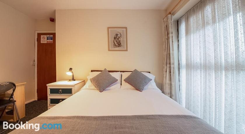 Oyo Honeycroft Lodge主图