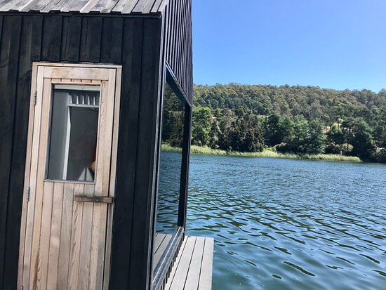Floating Sauna Lake Derby-Derby必去景点