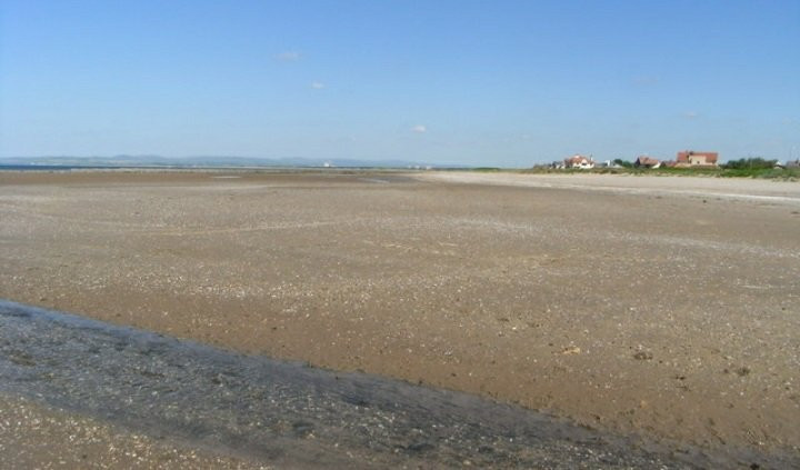 Barassie Beach景点图片