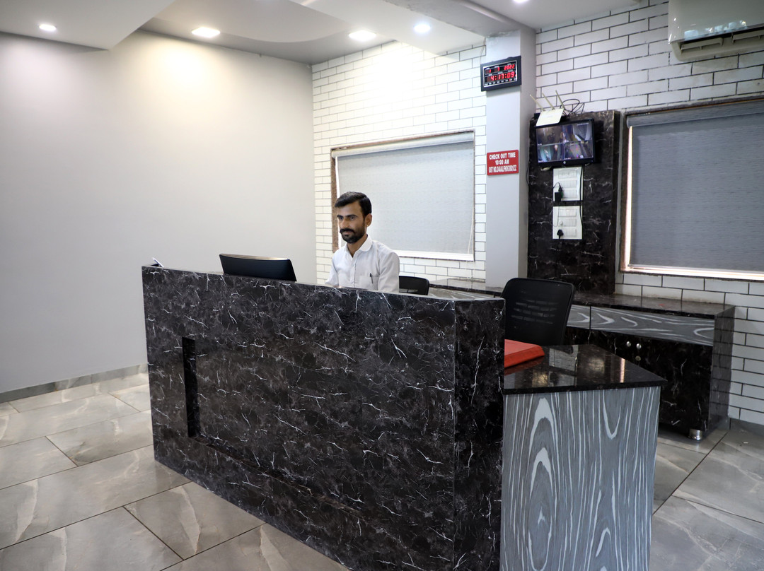 Hotel The Gulmohar Inn