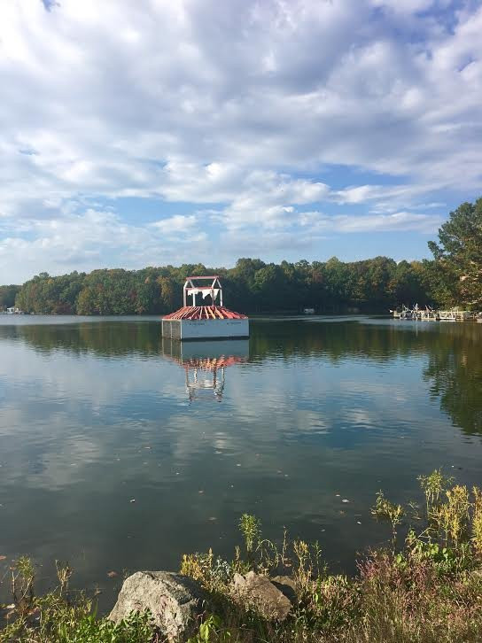 Lake Thoreau Loop Trail景点图片